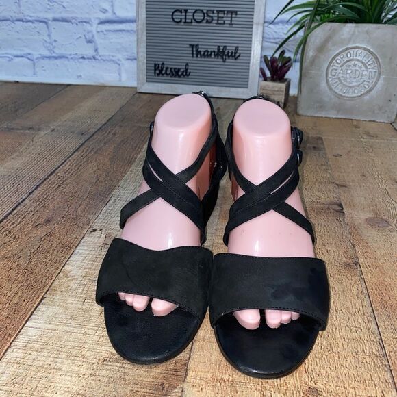 EILEEN FISHER SUEDE LEATHER STRAPPY EDGY CLASSIC BLOCK HEELS Sandals - Picture 15 of 15